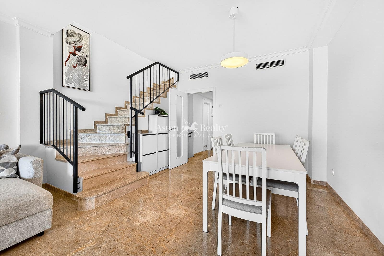 2 soveværelse Byhus til salg i Puerto Santiago med swimmingpool garage - € 550.000 (Ref: 9522924)