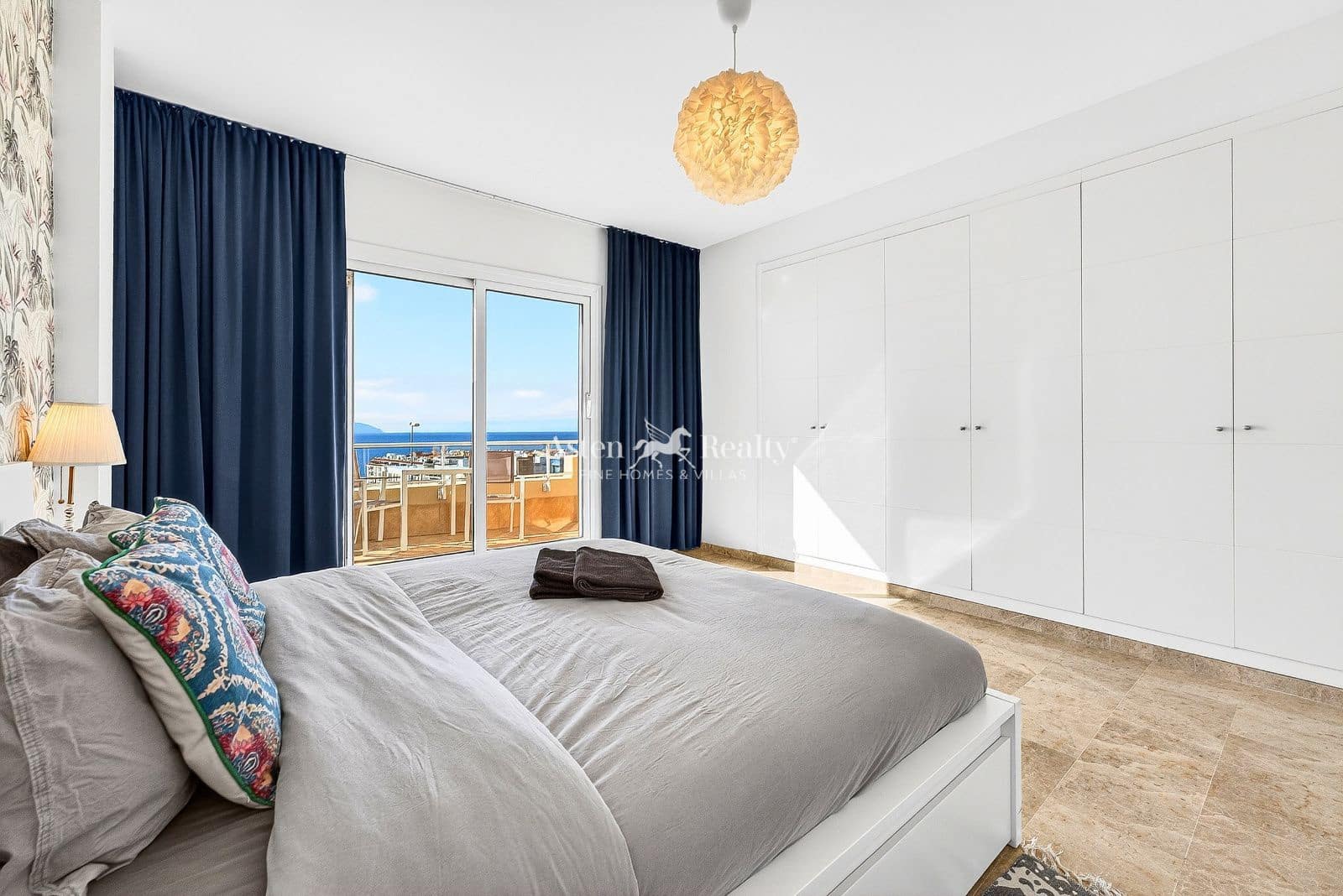 2 soveværelse Byhus til salg i Puerto Santiago med swimmingpool garage - € 550.000 (Ref: 9522924)