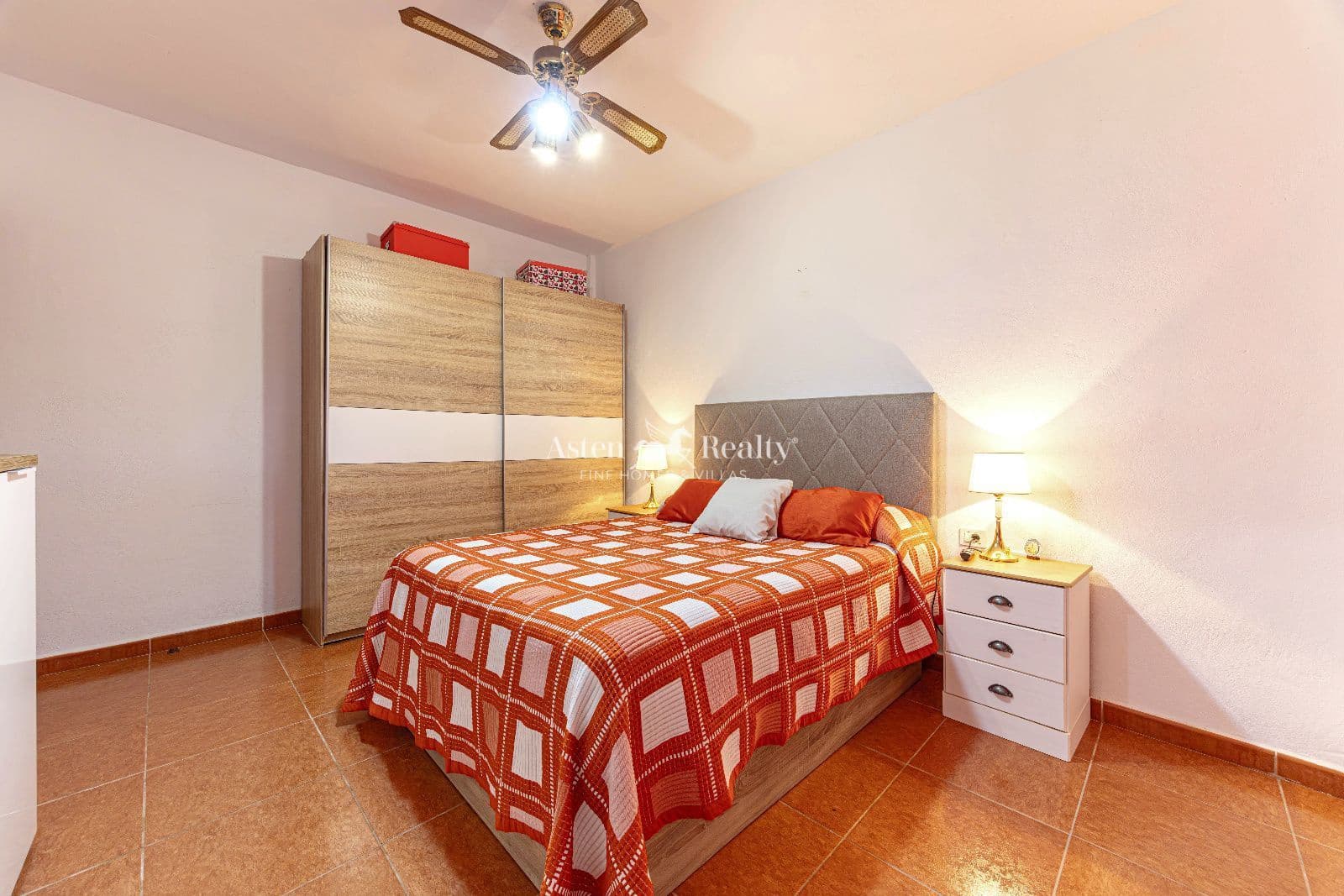 3 bedroom Villa for sale in Chio with pool garage - € 950,000 (Ref: 9523613)