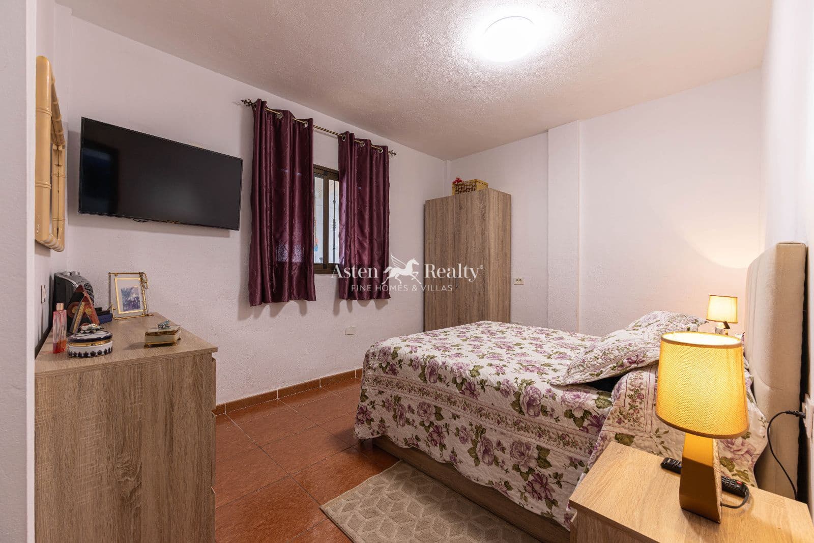 3 bedroom Villa for sale in Chio with pool garage - € 950,000 (Ref: 9523613)