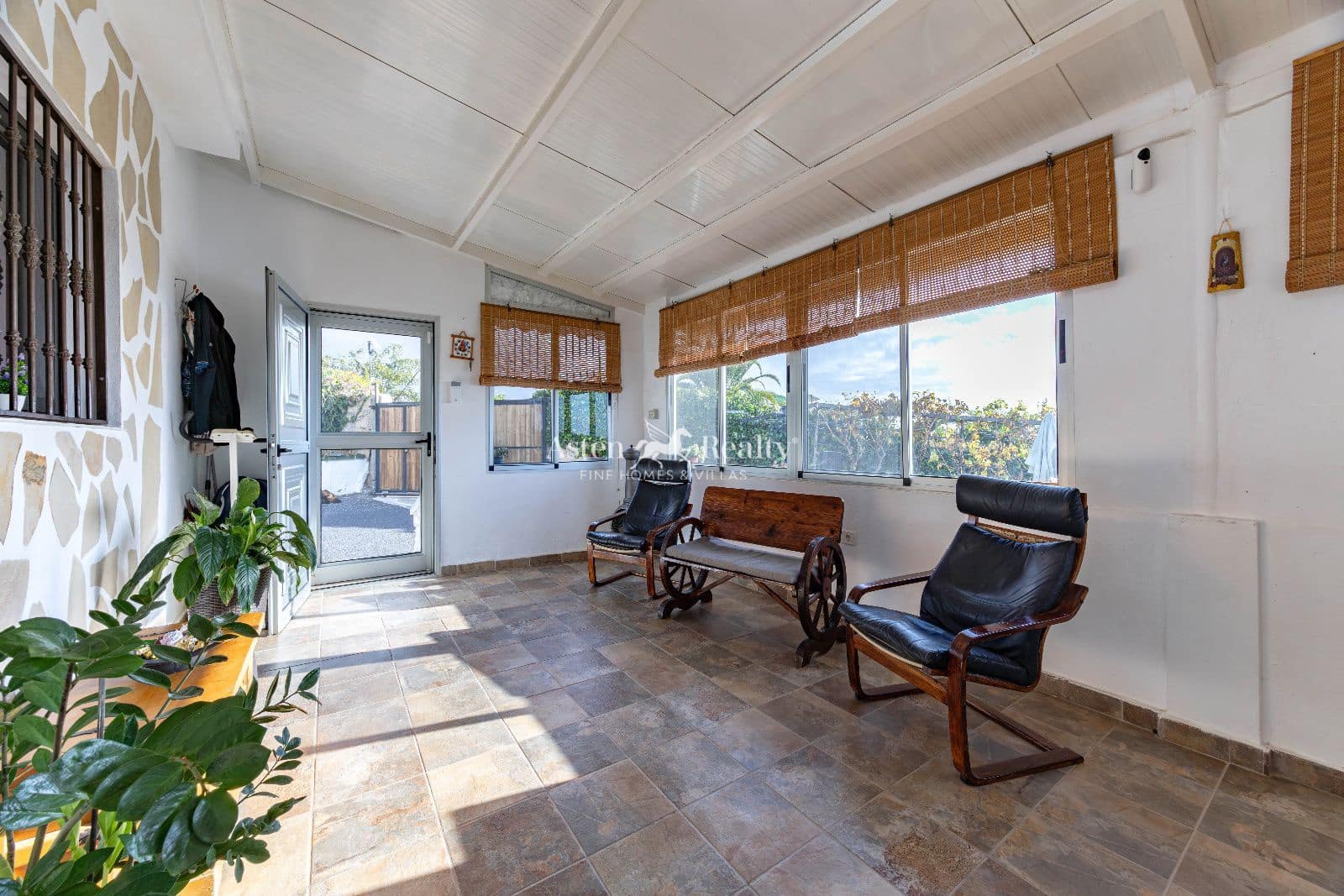 3 bedroom Villa for sale in Chio with pool garage - € 950,000 (Ref: 9523613)