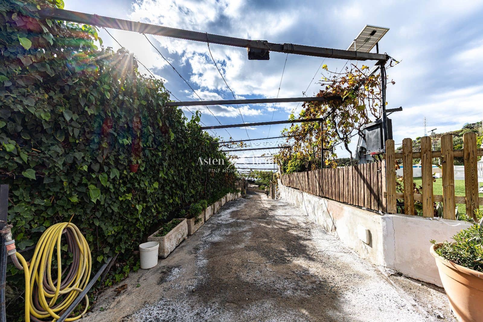 3 bedroom Villa for sale in Chio with pool garage - € 950,000 (Ref: 9523613)