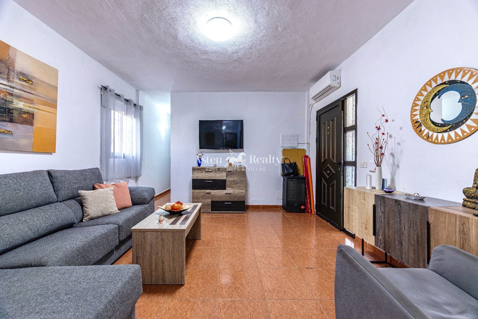 3 bedroom Villa for sale in Chio with pool garage - € 950,000 (Ref: 9523613)