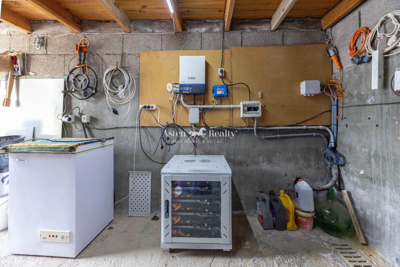 3 bedroom Villa for sale in Chio with pool garage - € 950,000 (Ref: 9523613)