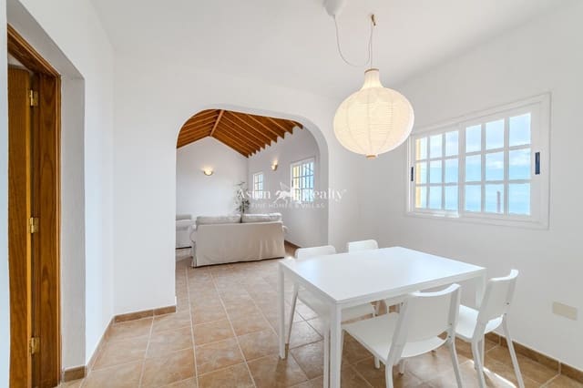 3 bedroom Villa for sale in Vera de Erques, Guía de Isora with garage - € 449,000 (Ref: 9525288)