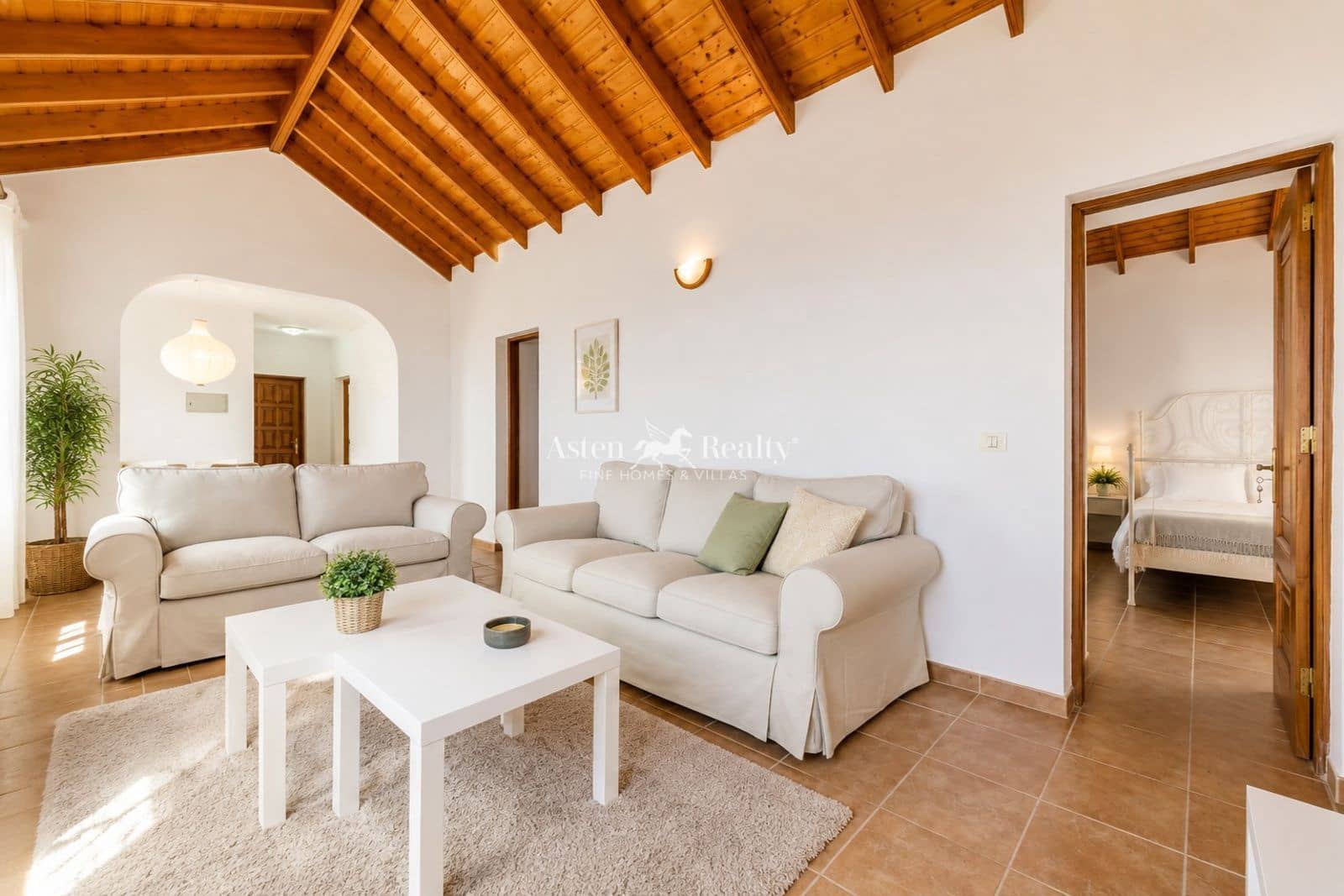 3 bedroom Villa for sale in Vera de Erques with garage - € 449,000 (Ref: 9525288)