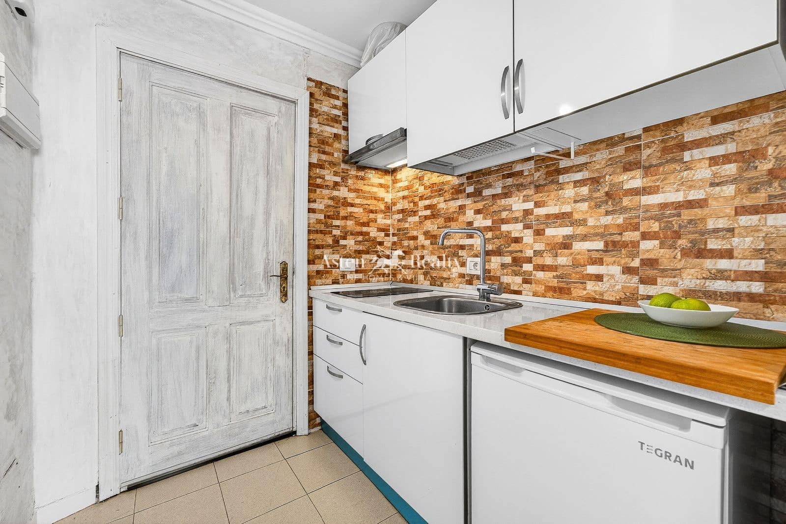 Leilighet til salgs i Golf del Sur med svømmebasseng - € 150 000 (Ref: 9528805)