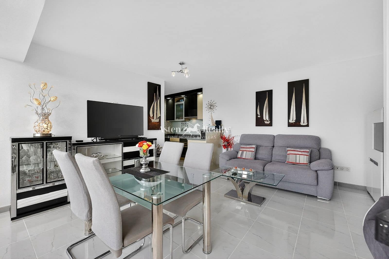 1 soveværelse Lejlighed til salg i Los Cristianos med swimmingpool - € 365.000 (Ref: 9528806)