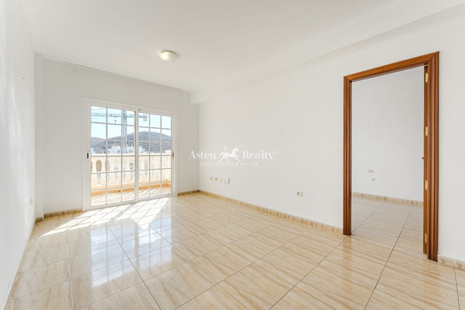 2 makuuhuone Kattohuoneisto myytävänä paikassa Palm-Mar mukana uima-altaan 
autotalli - 399 000 € (Ref: 9528807)