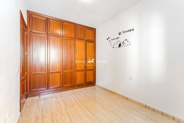 2 makuuhuone Kattohuoneisto myytävänä paikassa Palm-Mar, Arona mukana uima-altaan 
autotalli - 399 000 € (Ref: 9528807)