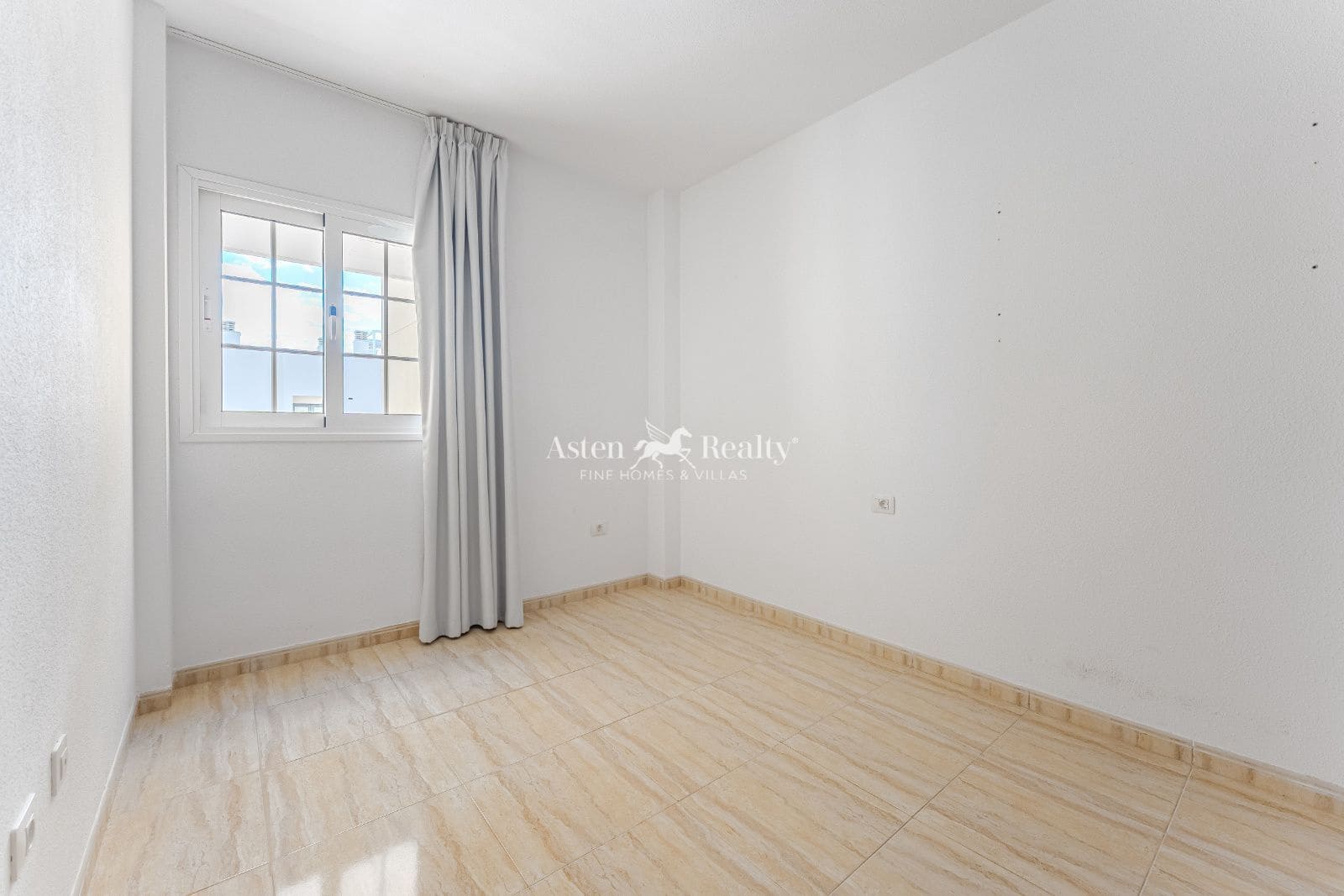 2 soverom Penthouse til salgs i Palm-Mar med svømmebasseng garasje - € 399 000 (Ref: 9534821)