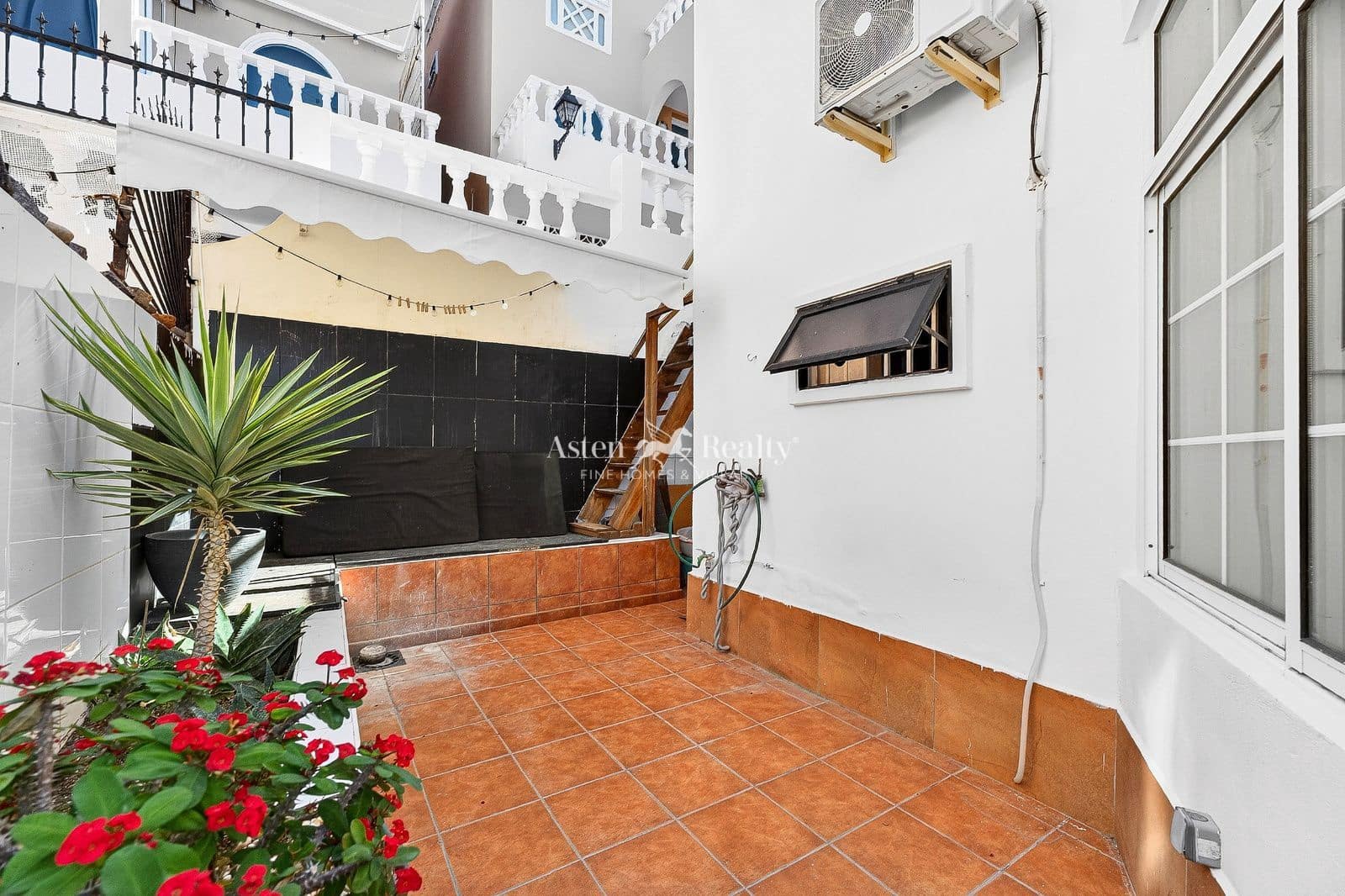 2 soverom Hus til salgs i Costa Adeje med svømmebasseng garasje - € 499 000 (Ref: 9535002)