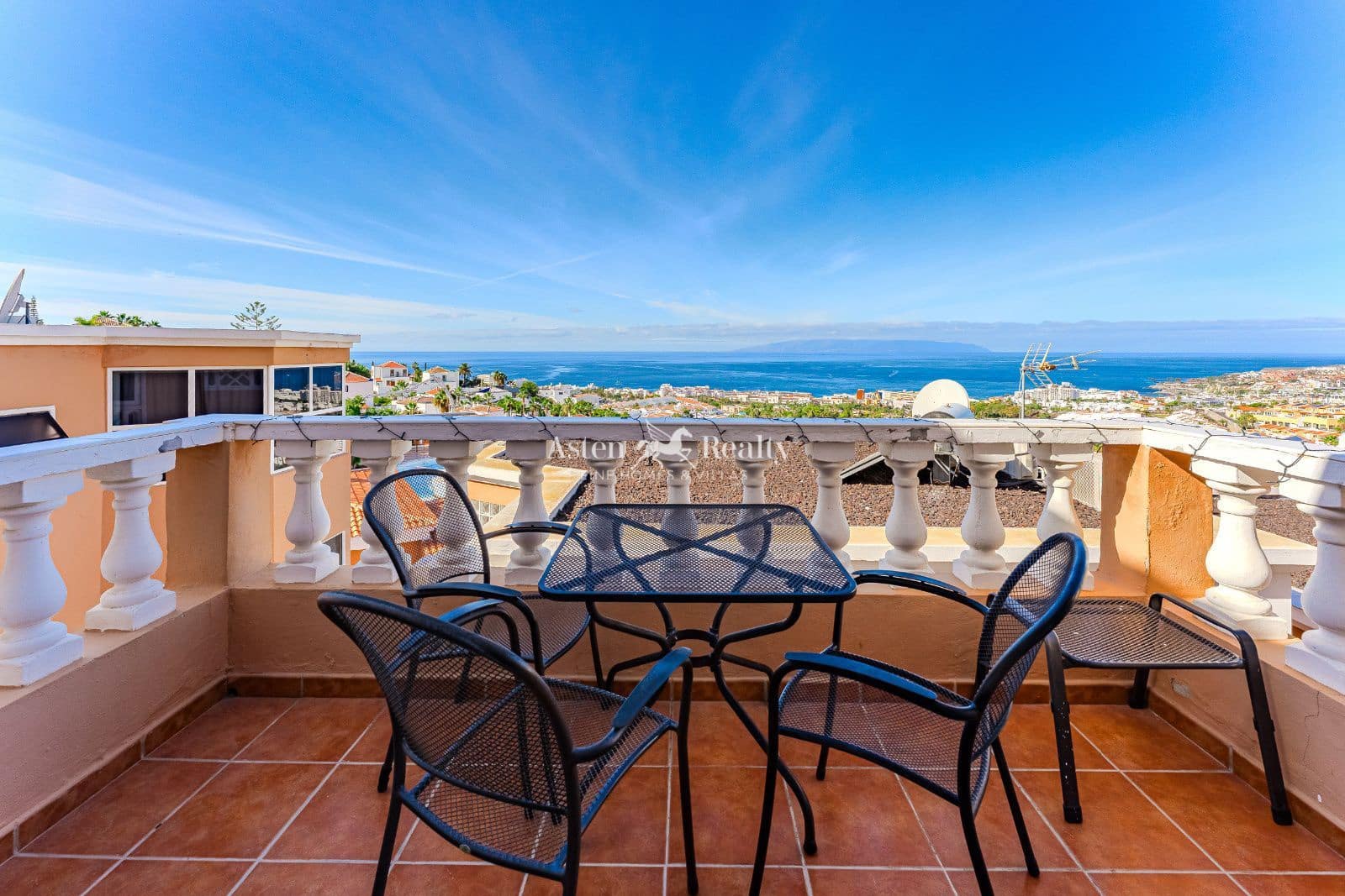 2 soverom Hus til salgs i Costa Adeje med svømmebasseng garasje - € 499 000 (Ref: 9535002)