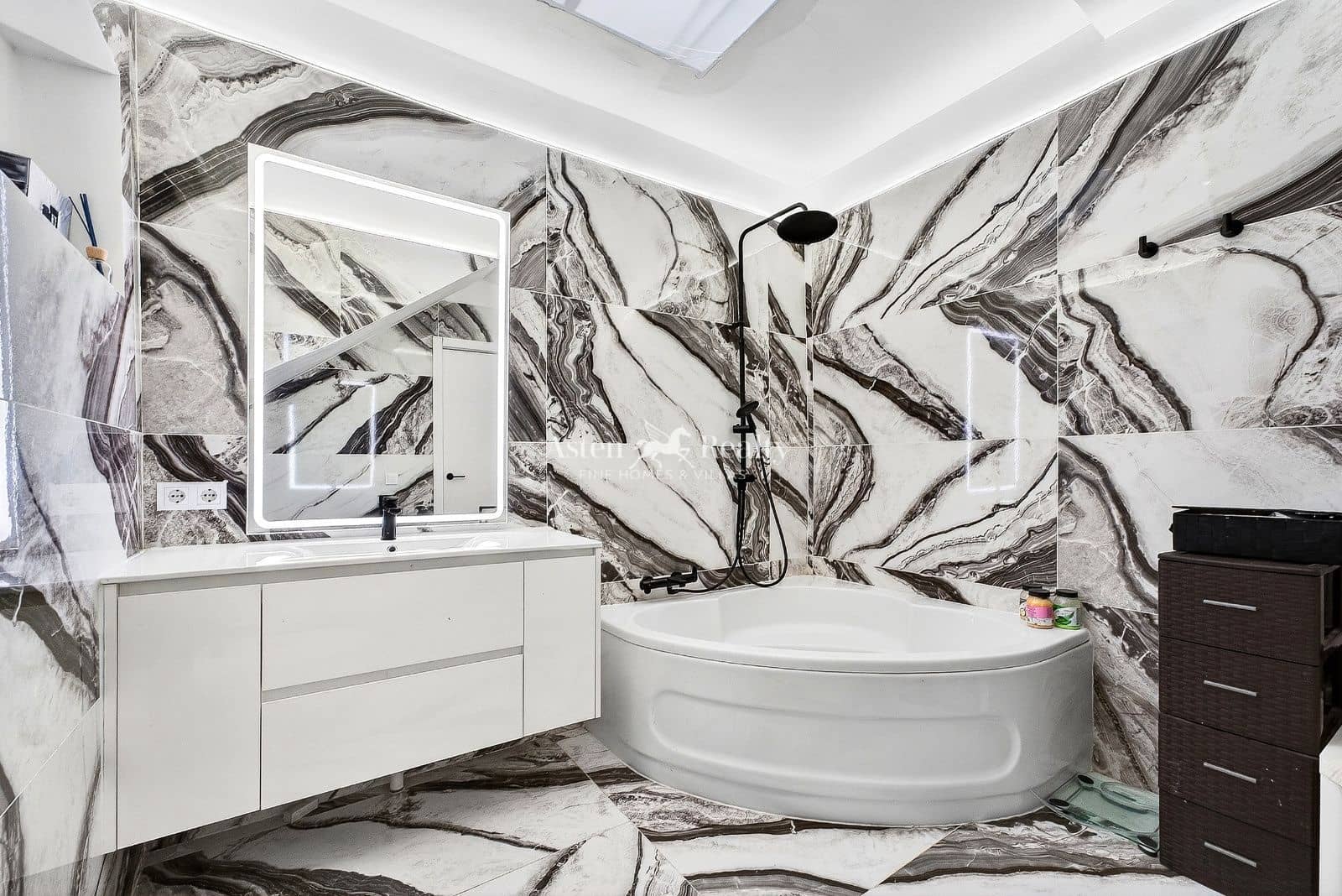 2 soverom Hus til salgs i Costa Adeje med svømmebasseng garasje - € 499 000 (Ref: 9535002)