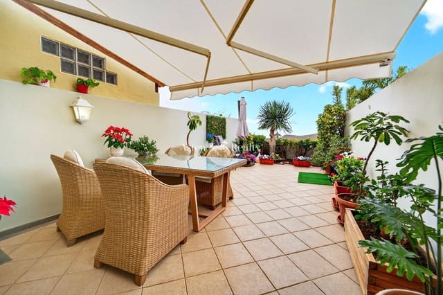 2 makuuhuone Omakotitalo myytävänä paikassa Chayofa, Arona mukana 
autotalli - 465 000 € (Ref: 9535157)