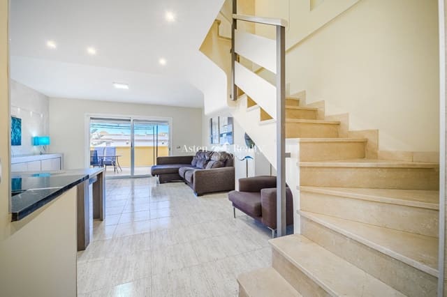 4 soveværelse Lejlighed til salg i Playa del Duque, Adeje med swimmingpool - € 459.000 (Ref: 9539627)
