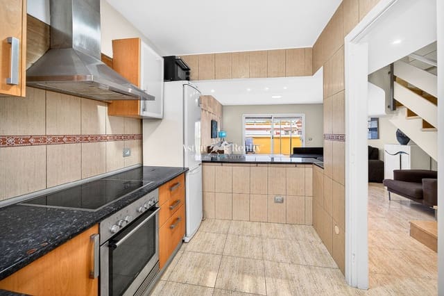 4 soverom Leilighet til salgs i Playa del Duque, Adeje med svømmebasseng - € 459 000 (Ref: 9539627)