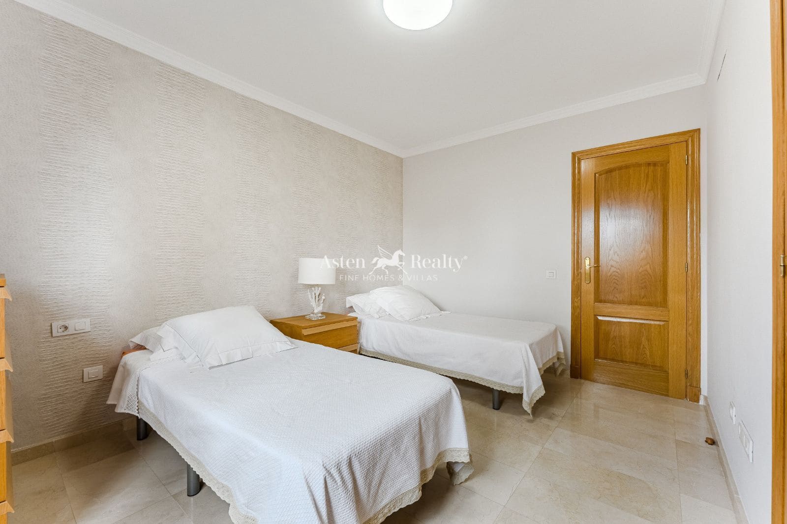 4 sypialnia Dom na sprzedaż w Torviscas z basenem garażem - 1 980 000 € (Ref: 9548602)