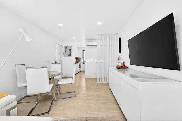 2 soveværelse Lejlighed til salg i Playa de las Americas, Arona med swimmingpool - € 570.000 (Ref: 9549929)