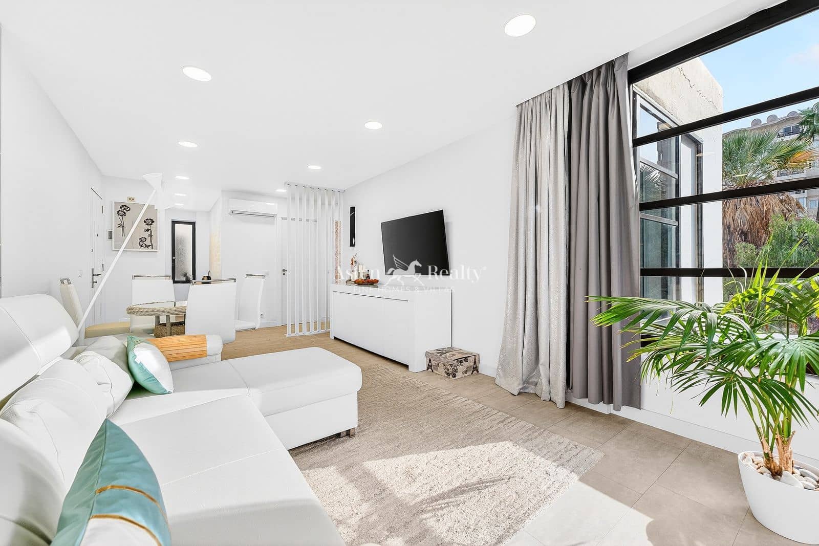 2 soveværelse Lejlighed til salg i Playa de las Americas med swimmingpool - € 570.000 (Ref: 9549929)