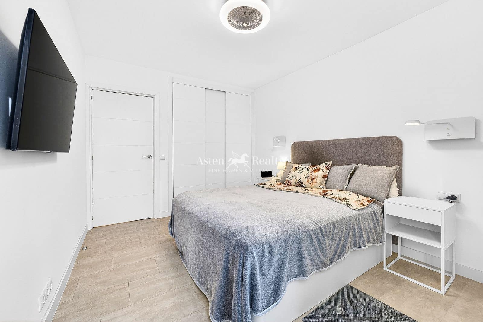 2 soveværelse Lejlighed til salg i Playa de las Americas med swimmingpool - € 570.000 (Ref: 9549929)