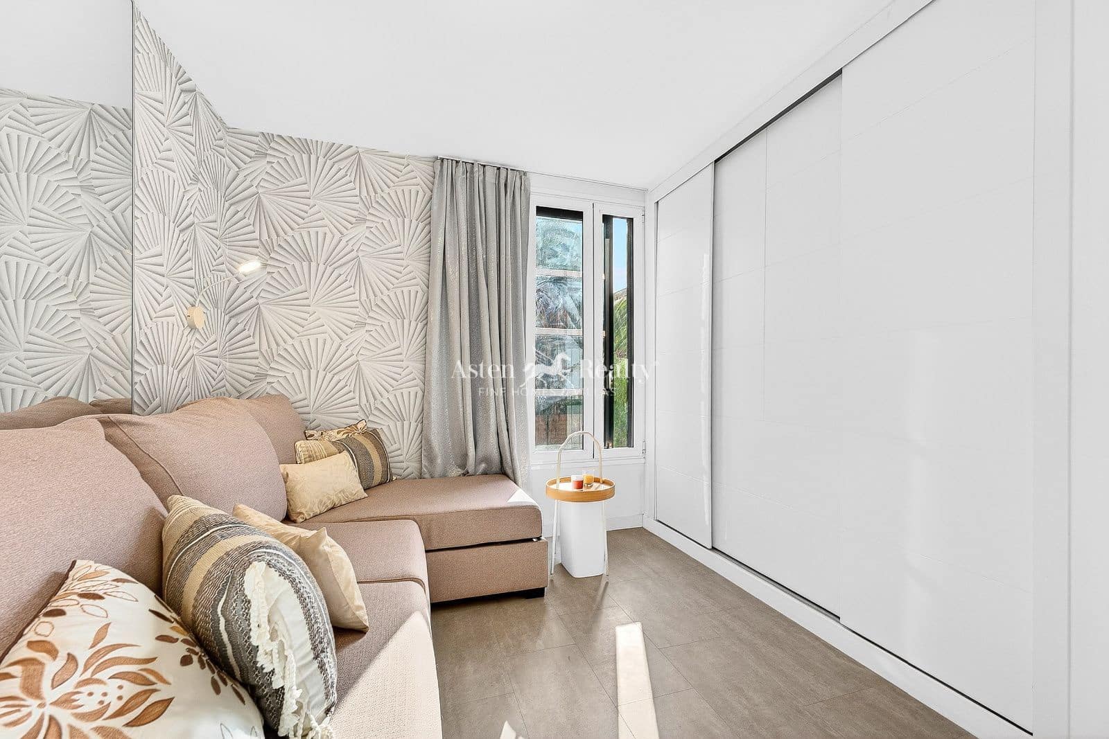 2 soveværelse Lejlighed til salg i Playa de las Americas med swimmingpool - € 570.000 (Ref: 9549929)