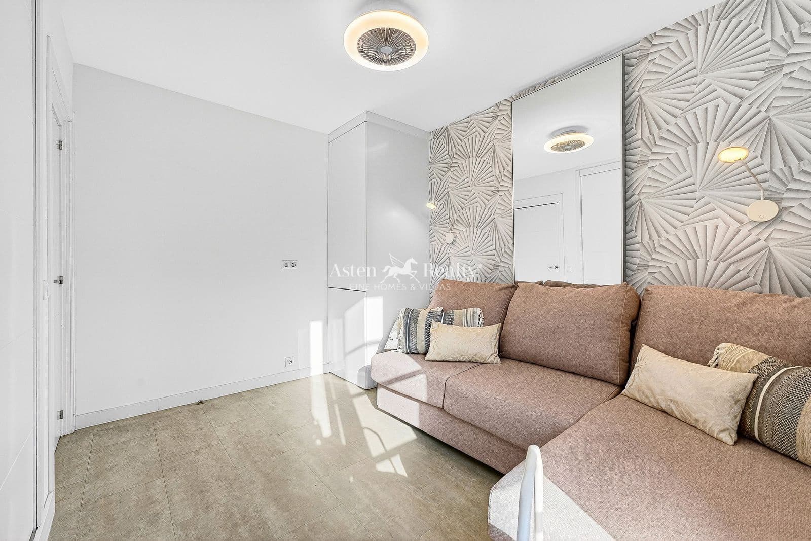 2 soveværelse Lejlighed til salg i Playa de las Americas med swimmingpool - € 570.000 (Ref: 9549929)