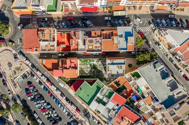 Tontti myytävänä paikassa Casco Urbano, Adeje - 225 000 € (Ref: 9553039)