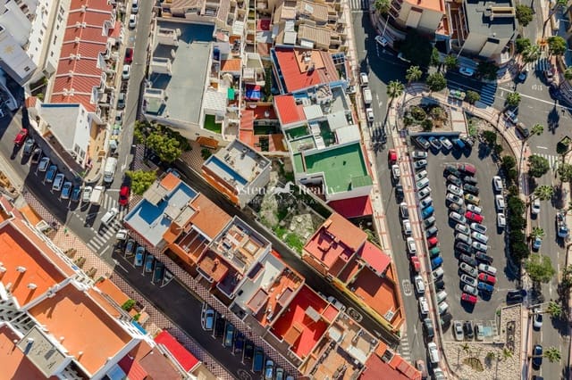 Tontti myytävänä paikassa Casco Urbano, Adeje - 225 000 € (Ref: 9553039)