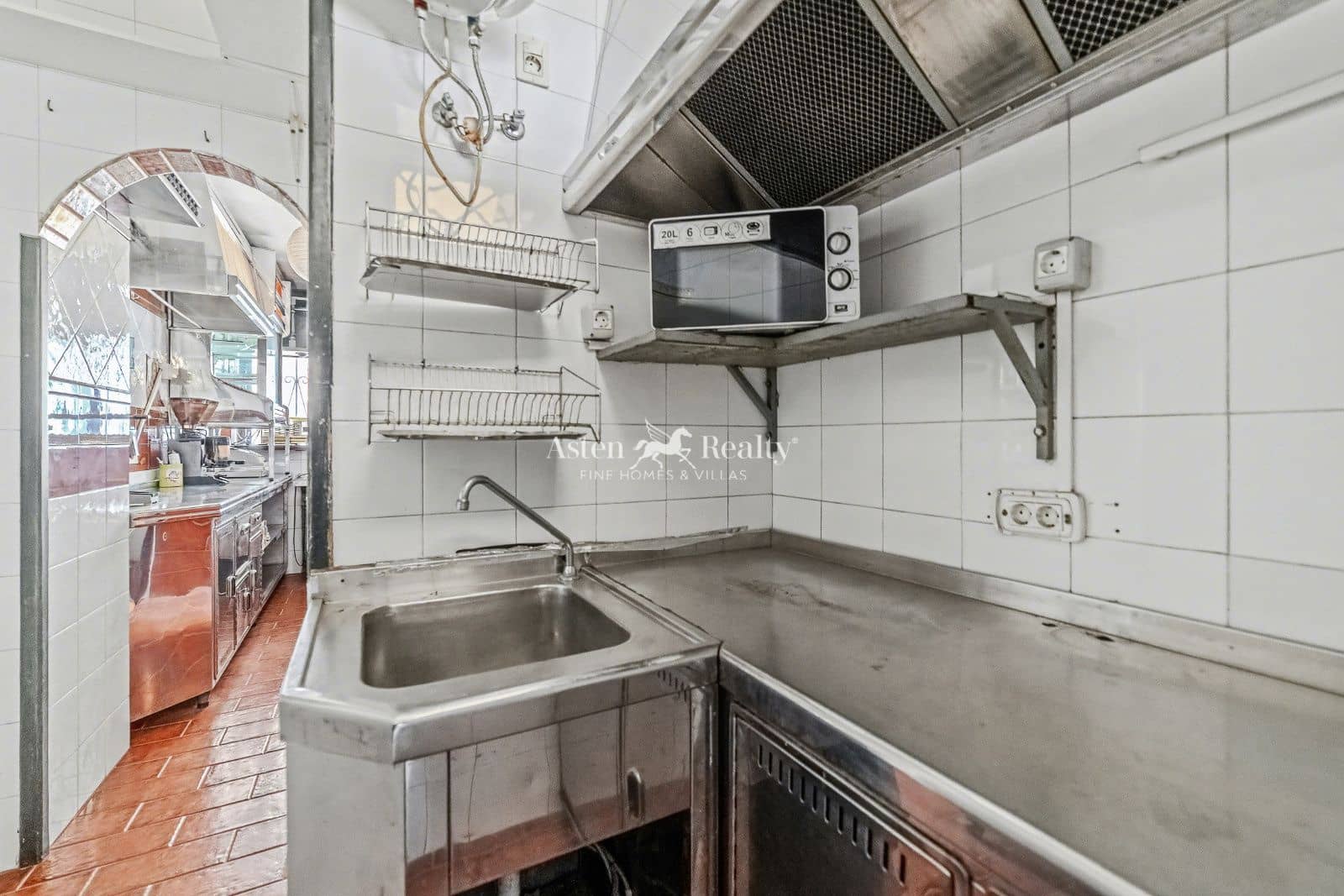 Entreprise à vendre à Los Cristianos - 230 000 € (Ref: 9562607)