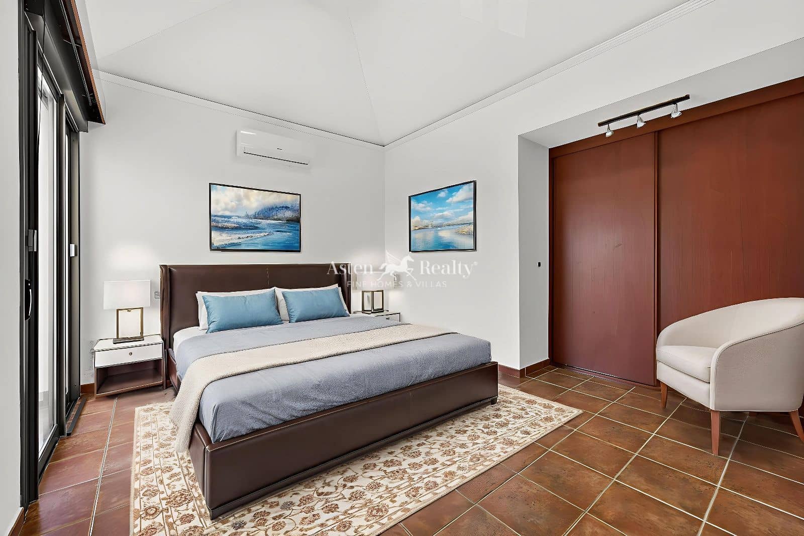 3 bedroom Townhouse for sale in El Medano with pool garage - € 599,000 (Ref: 9566445)