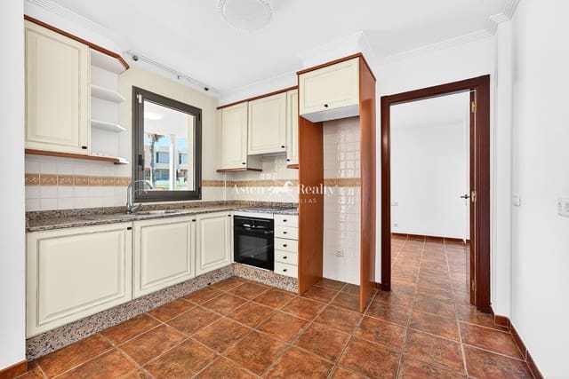 3 bedroom Townhouse for sale in El Medano, Granadilla de Abona with pool garage - € 599,000 (Ref: 9566445)