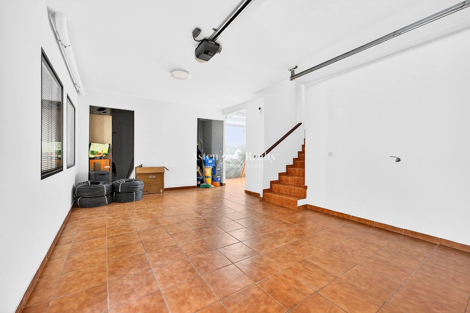 3 bedroom Townhouse for sale in El Medano with pool garage - € 599,000 (Ref: 9566445)