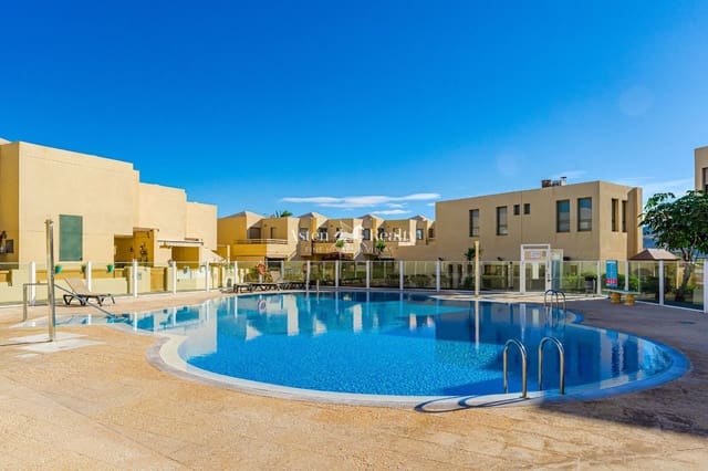 3 bedroom Townhouse for sale in El Medano, Granadilla de Abona with pool garage - € 599,000 (Ref: 9566445)
