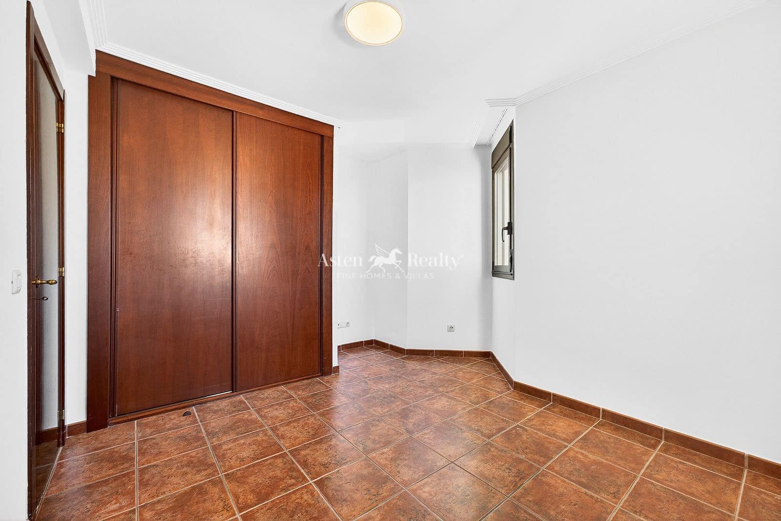 3 bedroom Townhouse for sale in El Medano with pool garage - € 599,000 (Ref: 9566445)