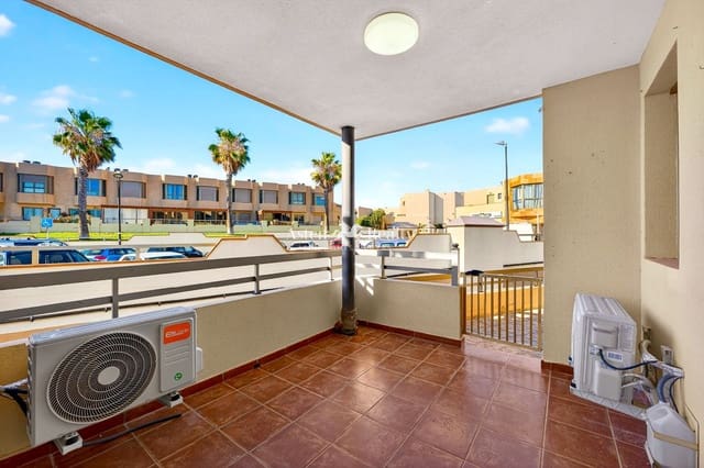 3 bedroom Townhouse for sale in El Medano, Granadilla de Abona with pool garage - € 599,000 (Ref: 9566445)