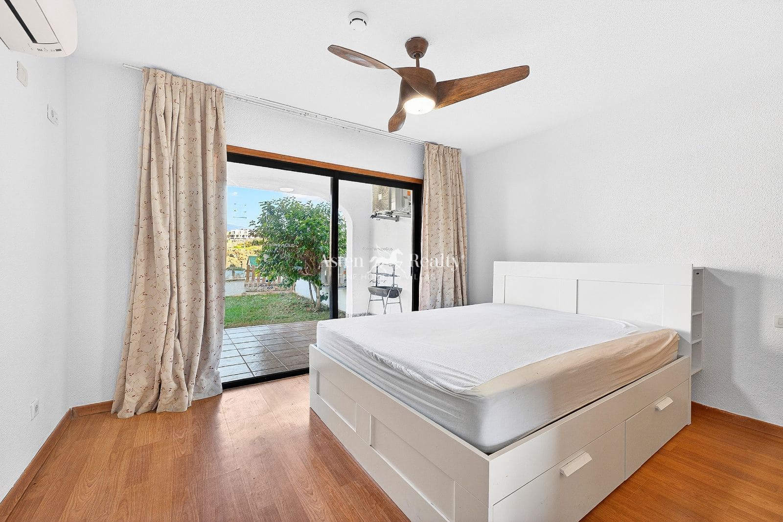 2 slaapkamer Flat te koop in Amarilla Golf met zwembad - € 295.000 (Ref: 9566747)