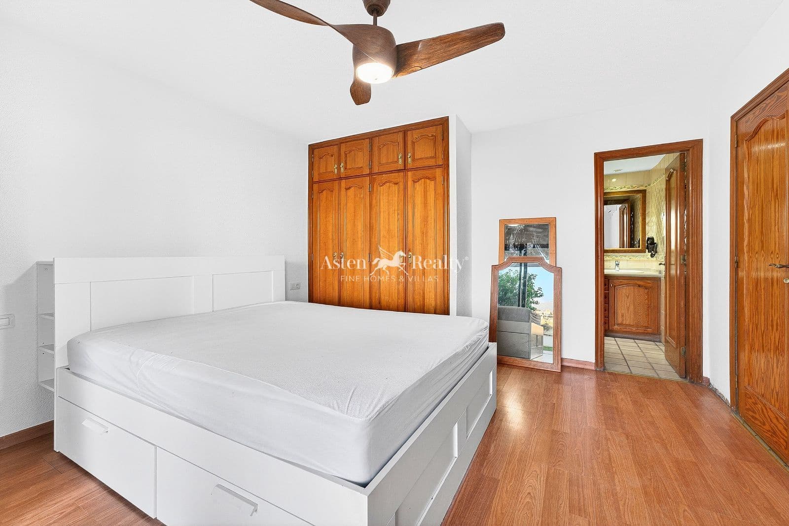 2 slaapkamer Flat te koop in Amarilla Golf met zwembad - € 295.000 (Ref: 9566747)