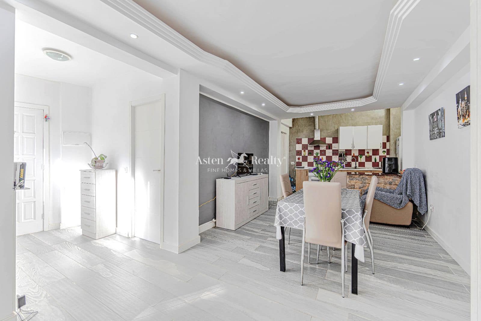 2 soverom Leilighet til salgs i Los Cristianos med svømmebasseng - € 260 000 (Ref: 9572359)