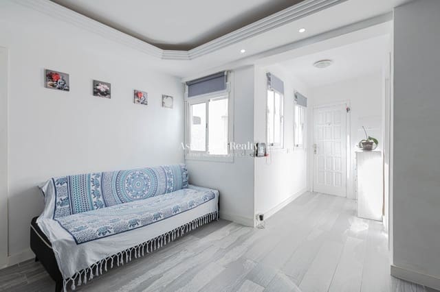 2 soverom Leilighet til salgs i Los Cristianos, Arona med svømmebasseng - € 260 000 (Ref: 9572359)