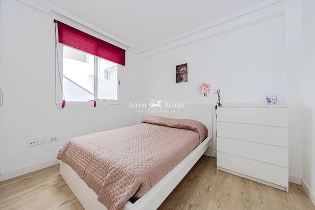 2 soverom Leilighet til salgs i Los Cristianos, Arona med svømmebasseng - € 260 000 (Ref: 9572359)