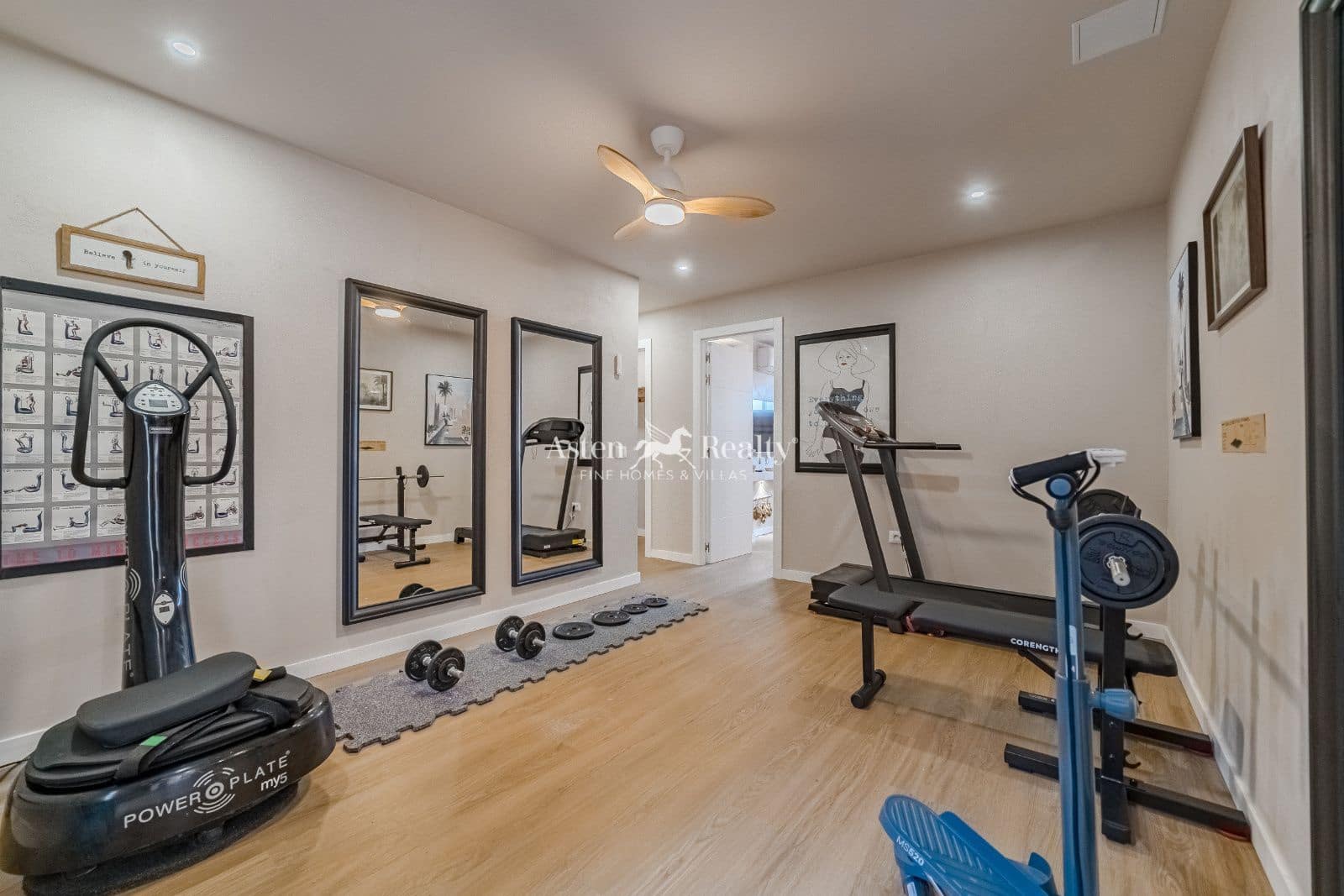 5 quarto Casa em Banda para venda em Chayofa com piscina garagem - 1 450 000 € (Ref: 9588158)