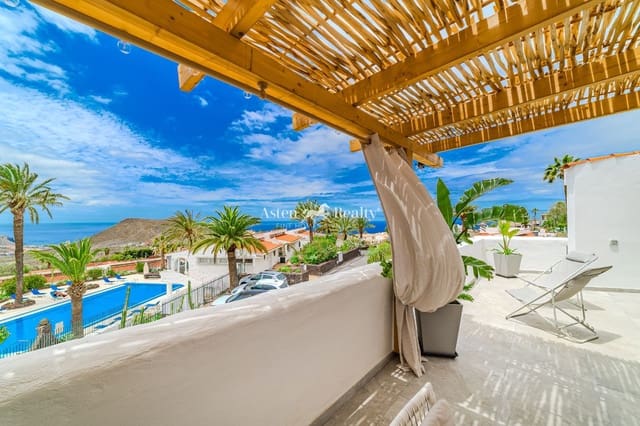 5 quarto Casa em Banda para venda em Chayofa, Arona com piscina garagem - 1 450 000 € (Ref: 9588158)