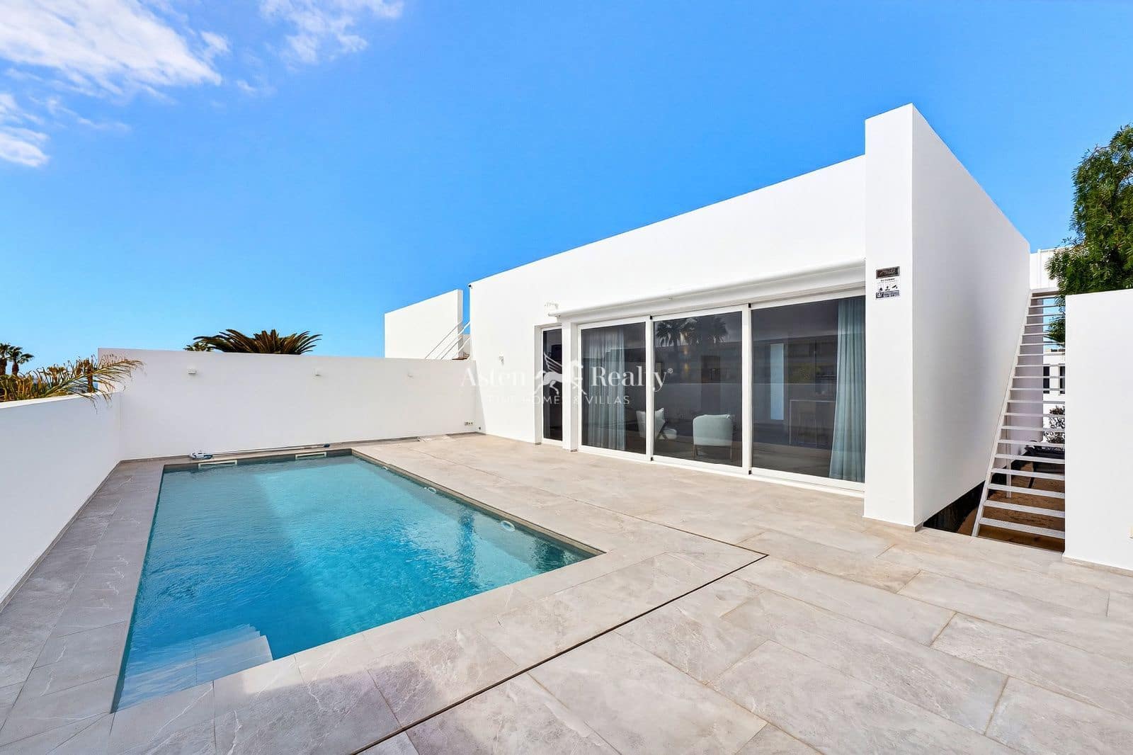 2 sypialnia Bungalow na sprzedaż w Costa del Silencio z basenem garażem - 995 000 € (Ref: 9588334)