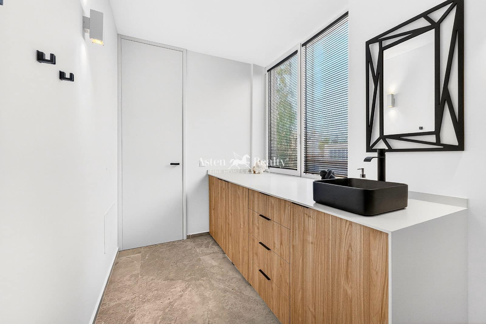 2 sypialnia Bungalow na sprzedaż w Costa del Silencio z basenem garażem - 995 000 € (Ref: 9588334)