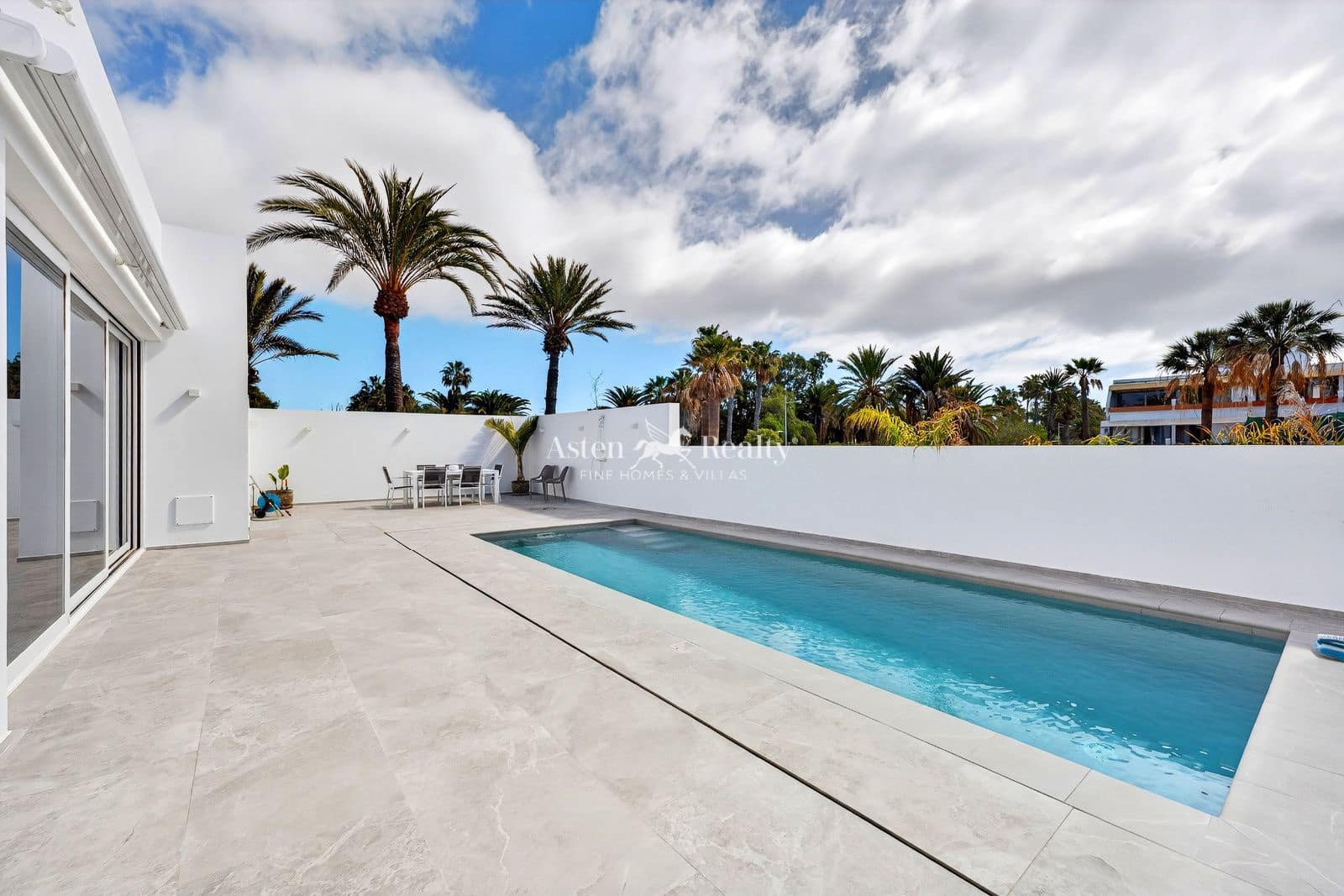 2 sypialnia Bungalow na sprzedaż w Costa del Silencio z basenem garażem - 995 000 € (Ref: 9588334)