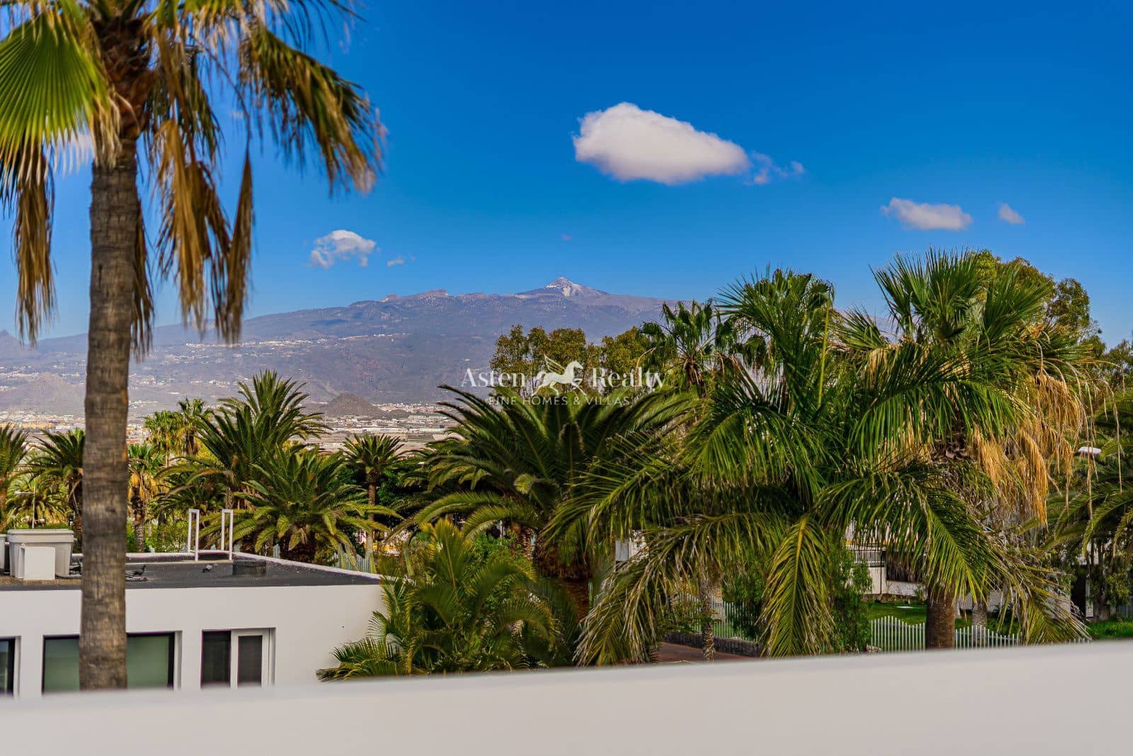 2 sypialnia Bungalow na sprzedaż w Costa del Silencio z basenem garażem - 995 000 € (Ref: 9588334)