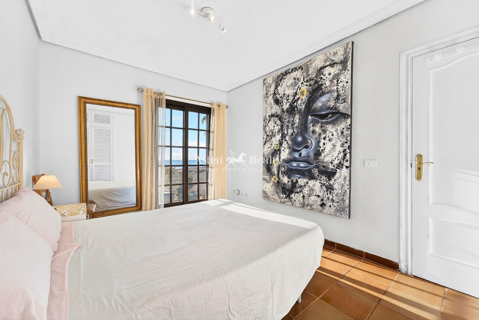 4 bedroom Townhouse for sale in El Medano with garage - € 699,000 (Ref: 9588480)