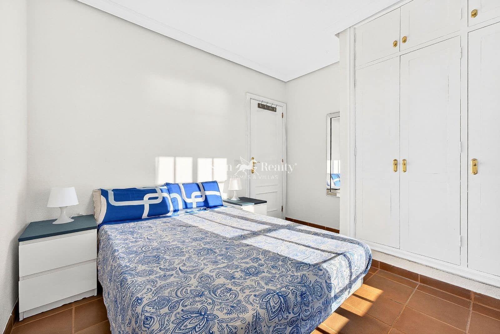 4 bedroom Townhouse for sale in El Medano with garage - € 699,000 (Ref: 9588480)