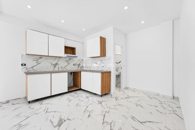 2 makuuhuone Asunto myytävänä paikassa Casco Urbano, Adeje - 270 000 € (Ref: 9588481)